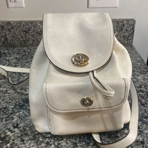 ⭐️Mini turnlock rucksack coach backpack purse - Picture 2 of 4